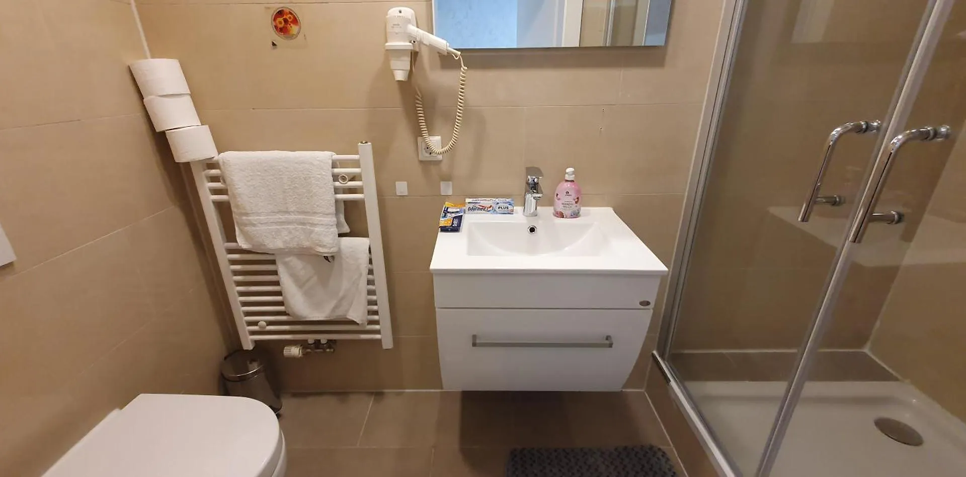 Larisa'S Nr 11 Mit Parkplatz Apartman Hamburg